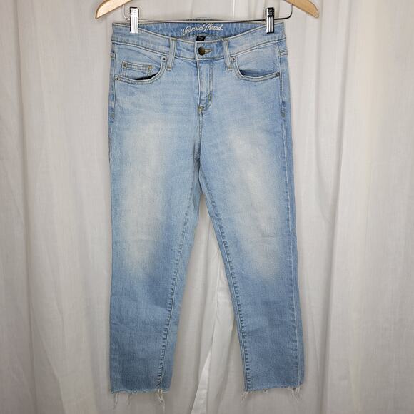 Universal Thread Light Wash Cropped Jeans, 0/25 - Picture 8 of 8